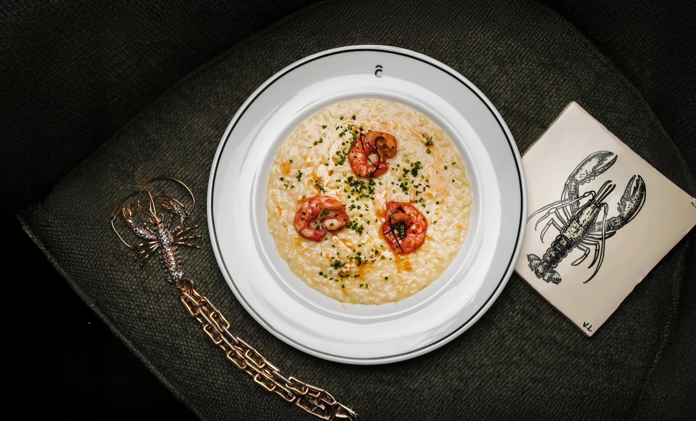 Offering a dining experience both chic and sophisticated